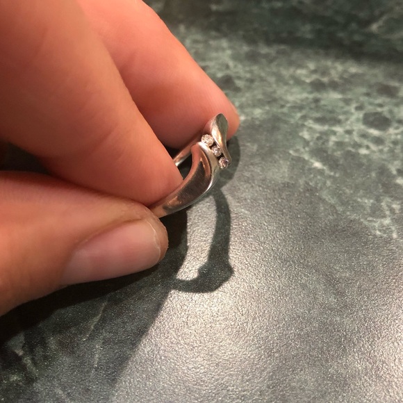 Diamond ring - Picture 3 of 4